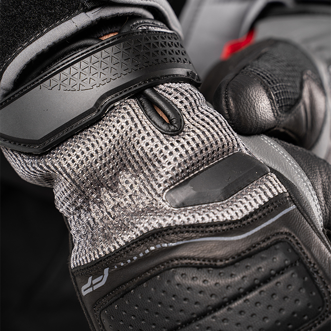 Guante Asphalt Negro con malla ventilada y cierre ajustable para máxima seguridad y confort
