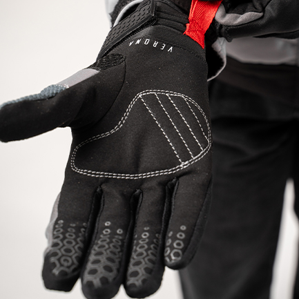 Guante Verona mujer para moto con tecnología táctil, permite manejar celular o GPS sin quitártelos