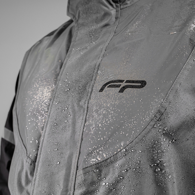 Chaqueta impermeable reflectiva gris con negro FP Cyclone