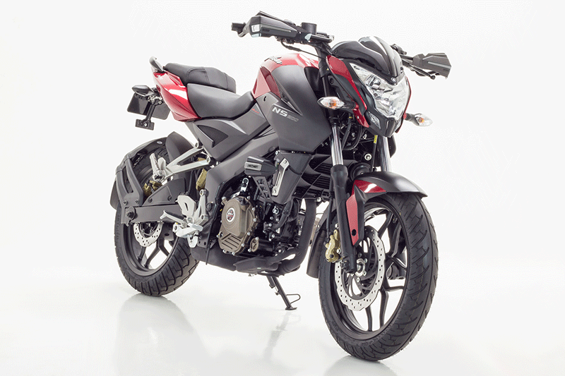 Pulsar NS 200 con accesorios