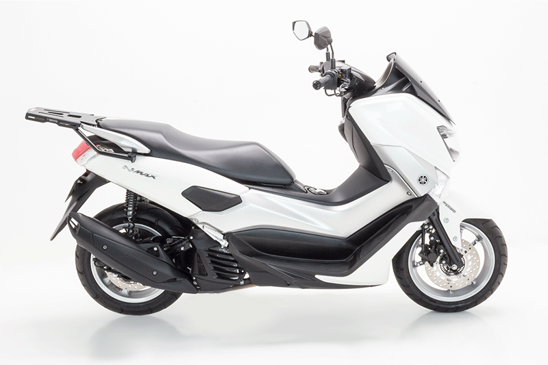 Yamaha NMax con Herraje