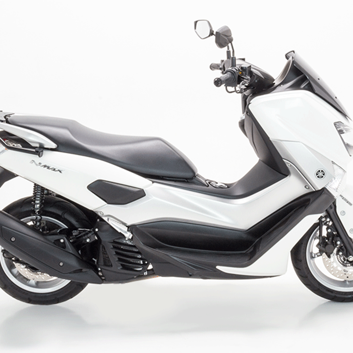 Yamaha NMax con Herraje