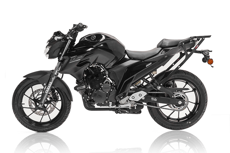 yamaha fz25 con parrilla