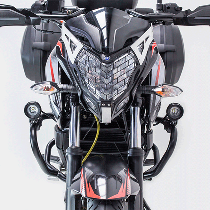 Pulsar NS 200 con protecciones