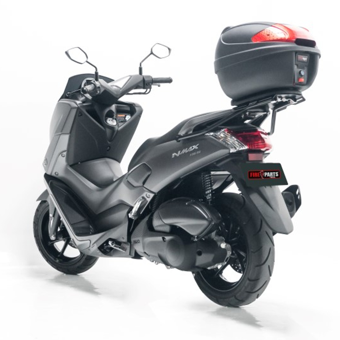 Yamaha NMax con maletero