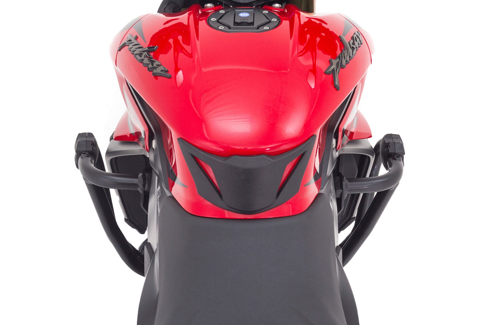 Defensa pulsar ns400z