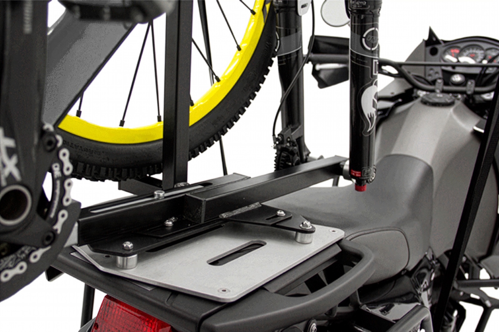 Vista lateral del Bike Rack Mastech con bicicleta montada