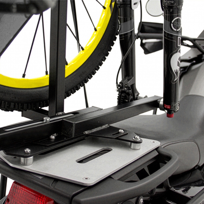 Vista lateral del Bike Rack Mastech con bicicleta montada