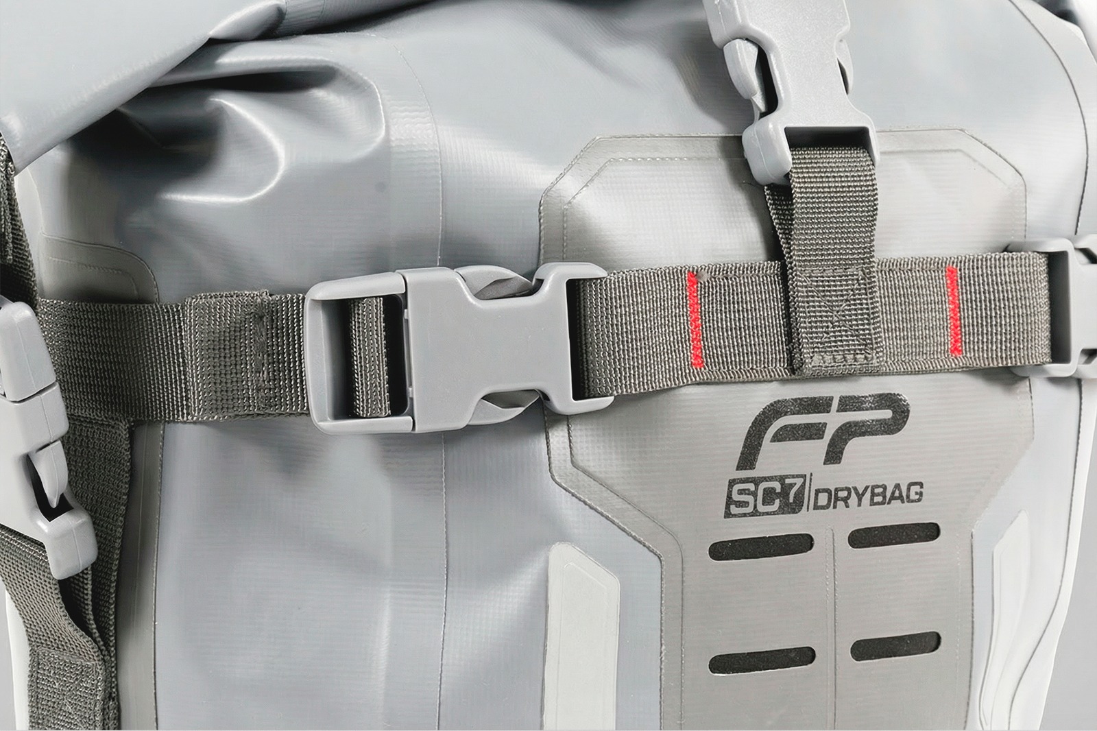 Maleta Drybag FP gris para aventura y viajes off road