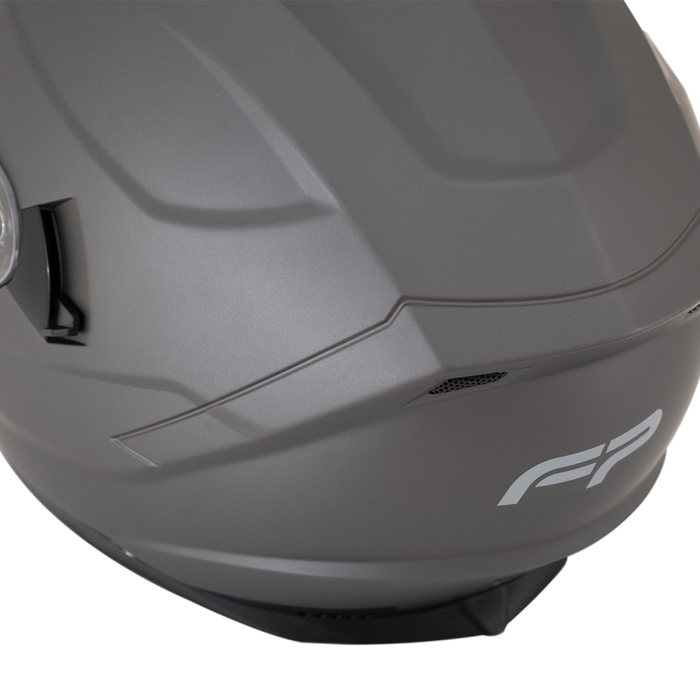 Vista trasera del casco FP Racecraft 2 con acabado titanio