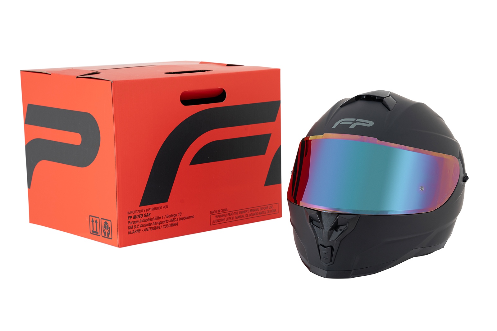 Detalle del cierre micrométrico y acabados del casco FP Racecraft 2 Negro