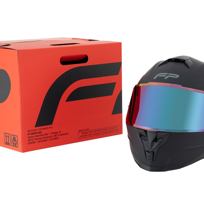 Detalle del cierre micrométrico y acabados del casco FP Racecraft 2 Negro