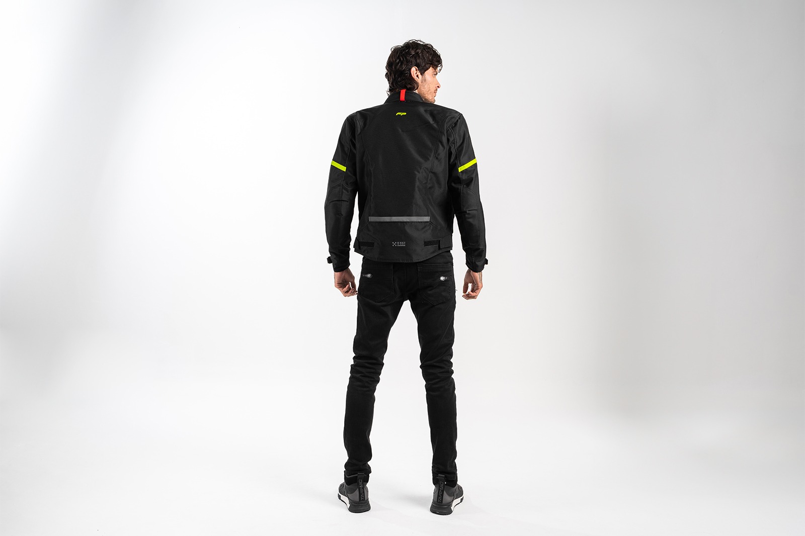 Reflectivos visibles en la FP K1 Negro/Neón