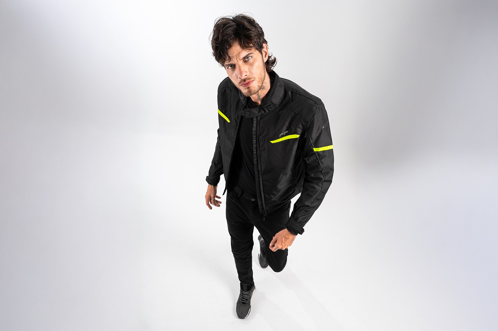 Protecciones CE en la FP K1 Negro