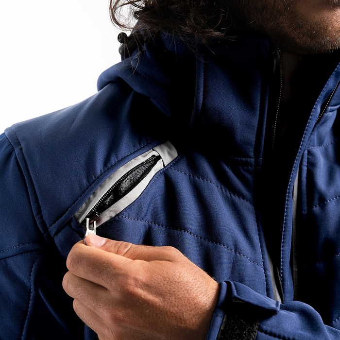 Ventilación en hombros de la FP Naxos Azul Navy