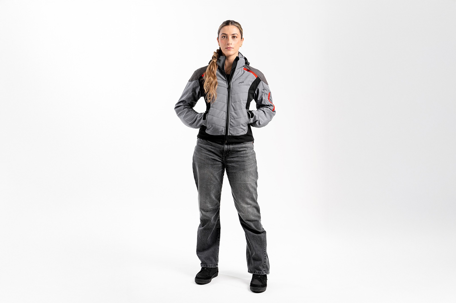 Corte femenino moderno en la FP Naxos Mujer Gris