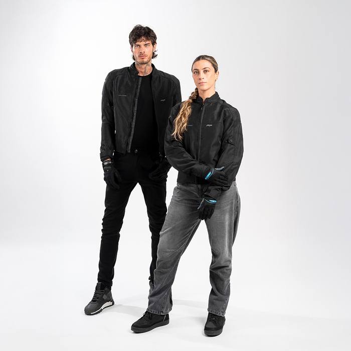 Motociclistas usando la FP Naxos Mujer Negra para ciudad