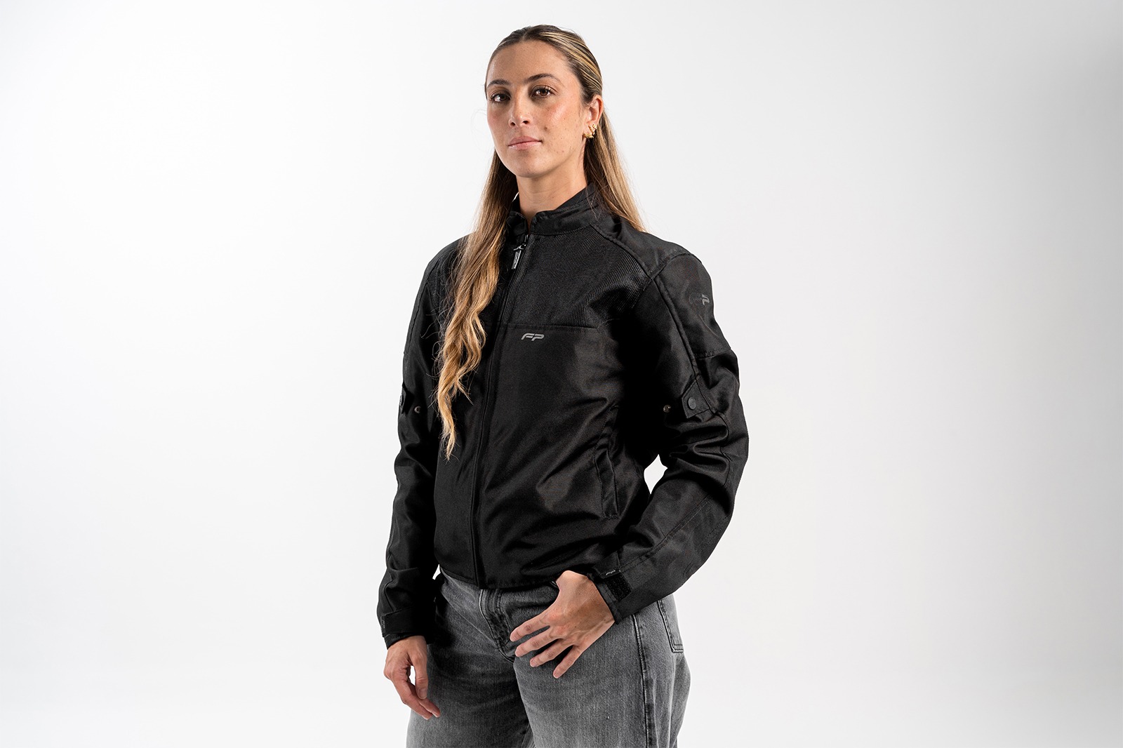 Vista frontal de la FP Naxos Mujer Negra