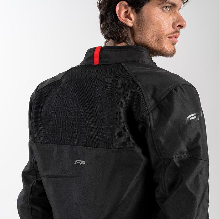 Protecciones CE en la chaqueta FP Nevada Summer Negra