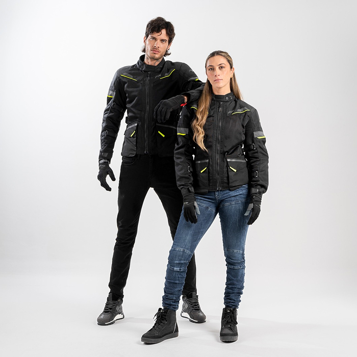 Motociclistas usando con la chaqueta de verano Yosemite para carretera