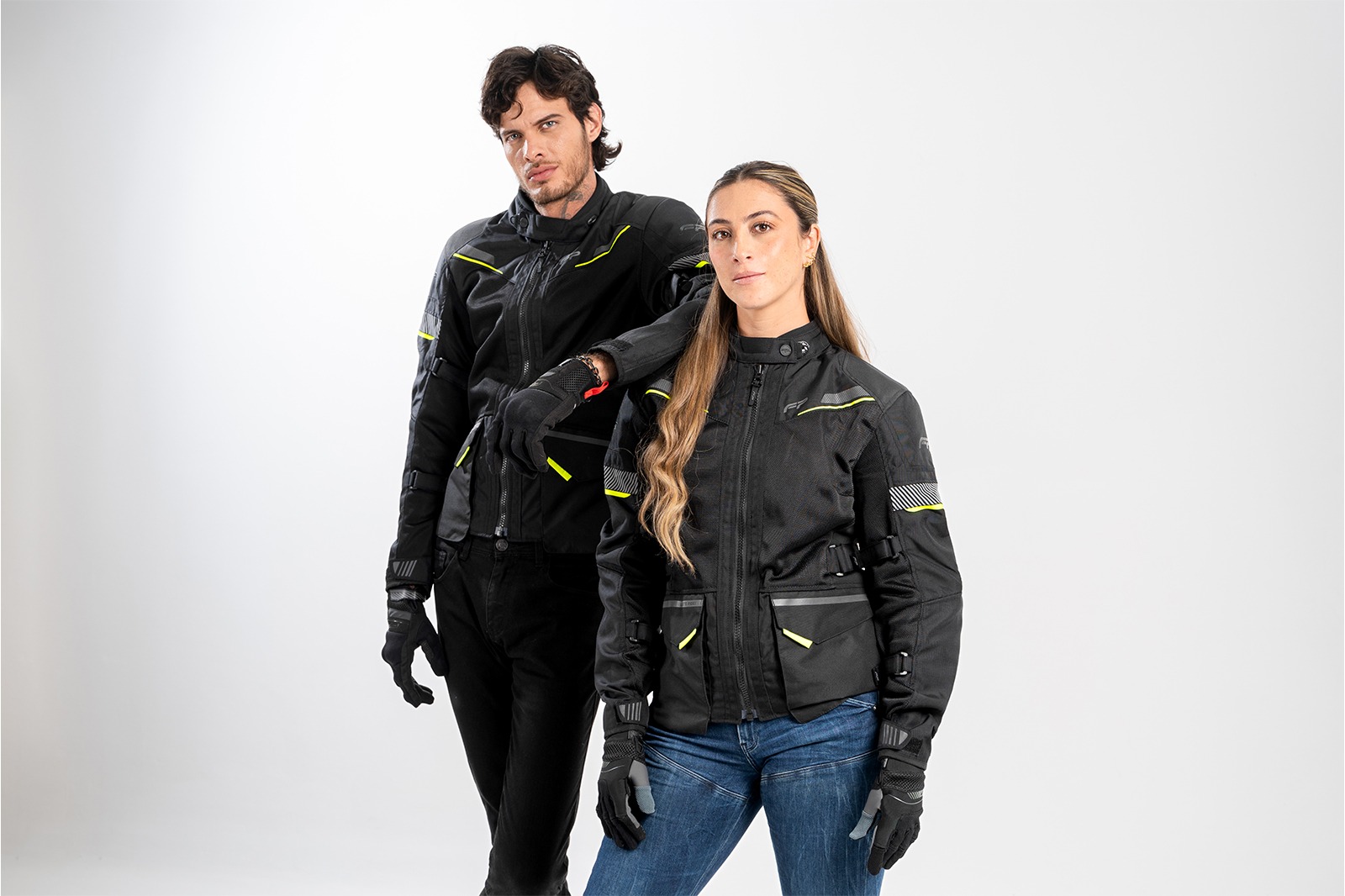 Motociclistas usando la chaqueta touring Yosemite FP