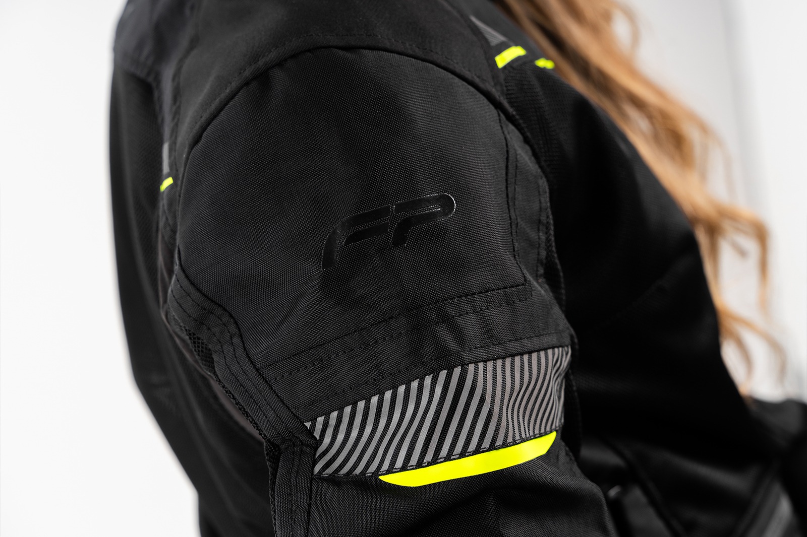 Detalle de manga chaqueta Yosemite mujer FP