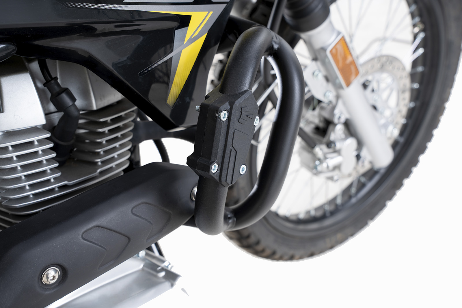 Defensa suzuki dr150