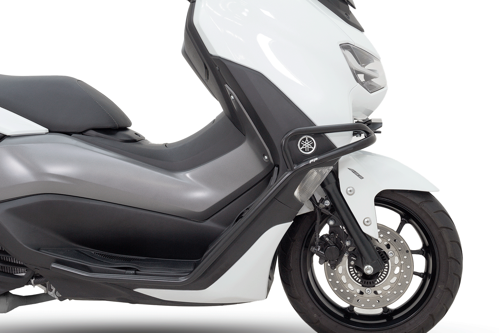 DEFENSA YAMAHA NMAX CONNECTED
Defensa para Yamaha Nmax Connected
Protección para scooter
Estilo y seguridad
Accesorios Yamaha Nmax connected
Defensa lateral 
Instalación sencilla
Luces exploradoras LED
Mejora de visibilidad
Exploradoras