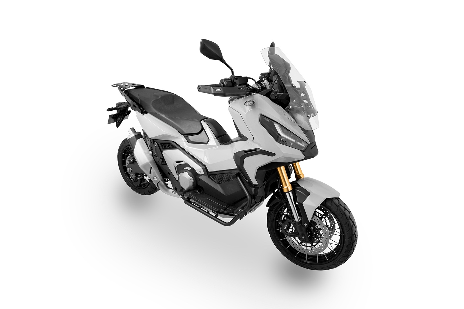 Vista lateral de las defensas FP con acabado negro para Honda XADV 750