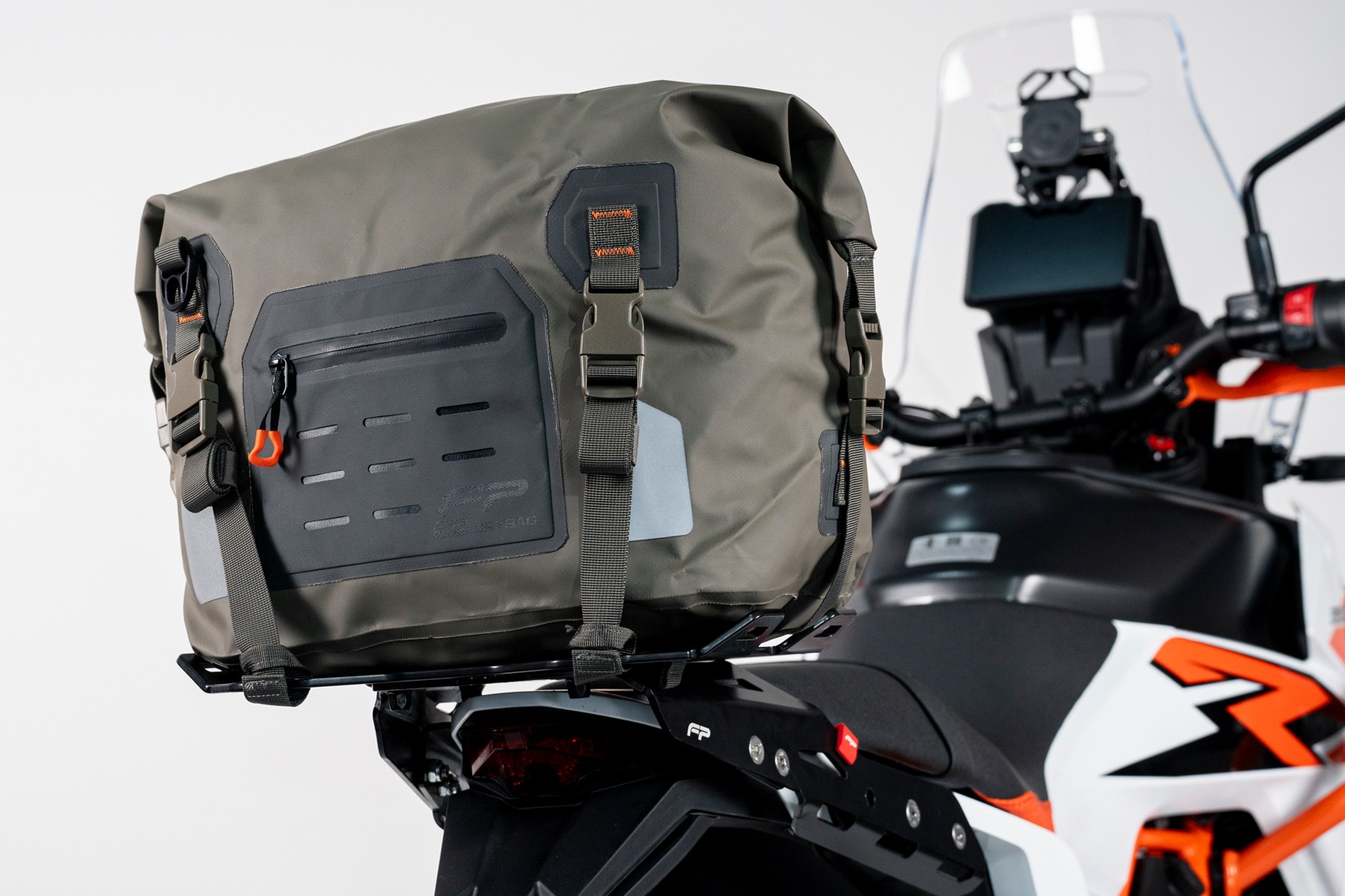 Drybag FP S30 Arena con tapa enrollable y sistema MOLLE