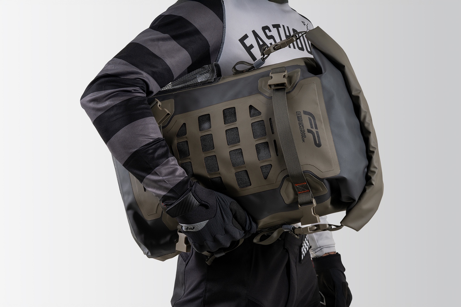 Mochila Dry Bag color arena con reflectivos