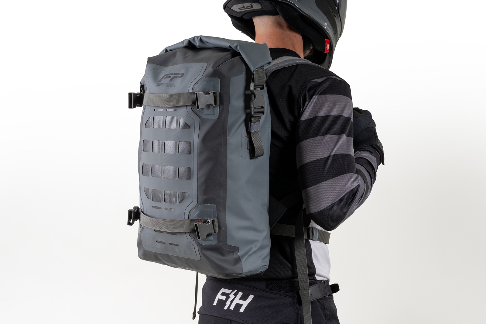 Mochila gris FP 25 litros con sistema MOLLE y reflectivos