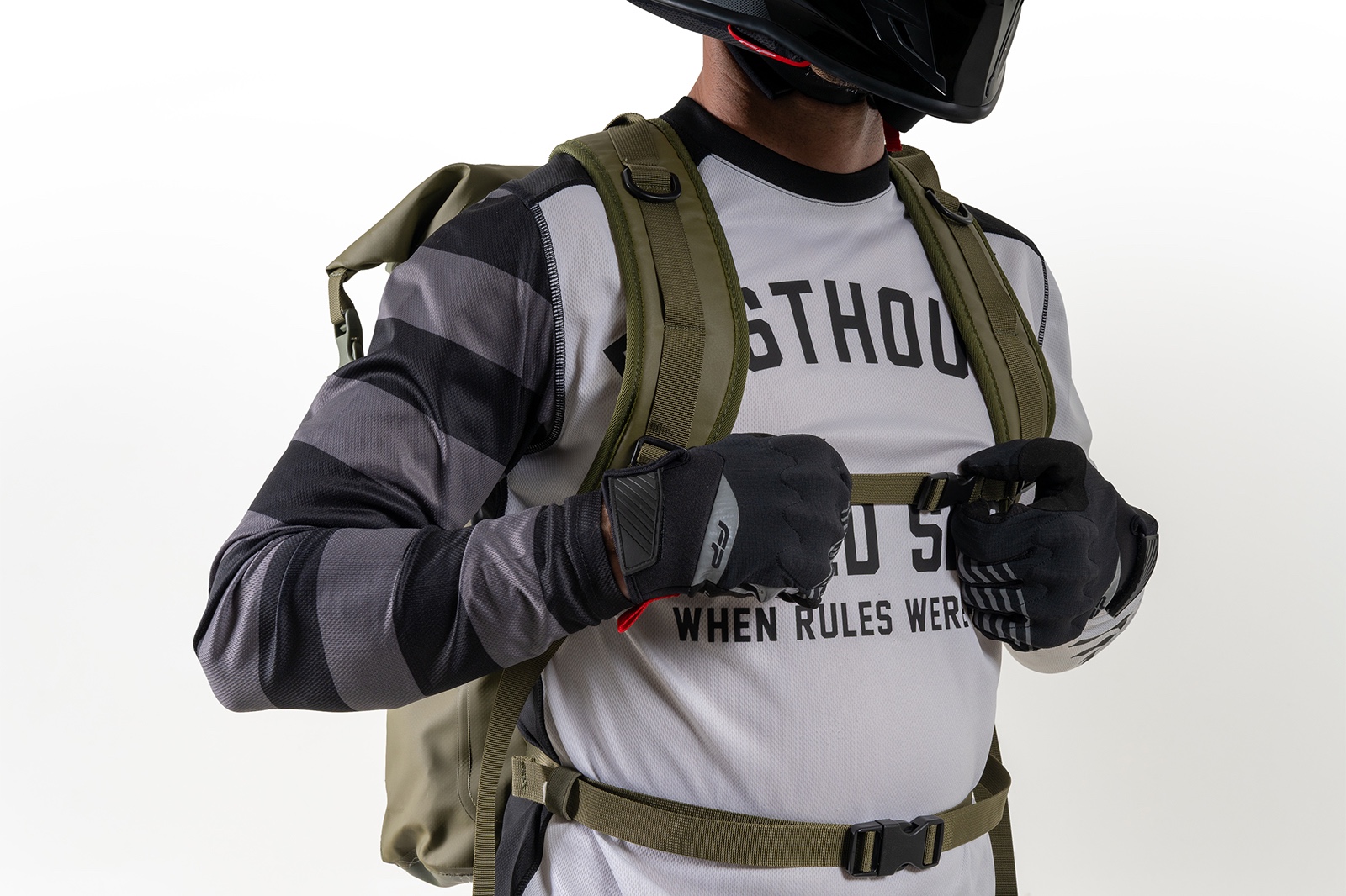 Morral impermeable verde FP para rutas de aventura