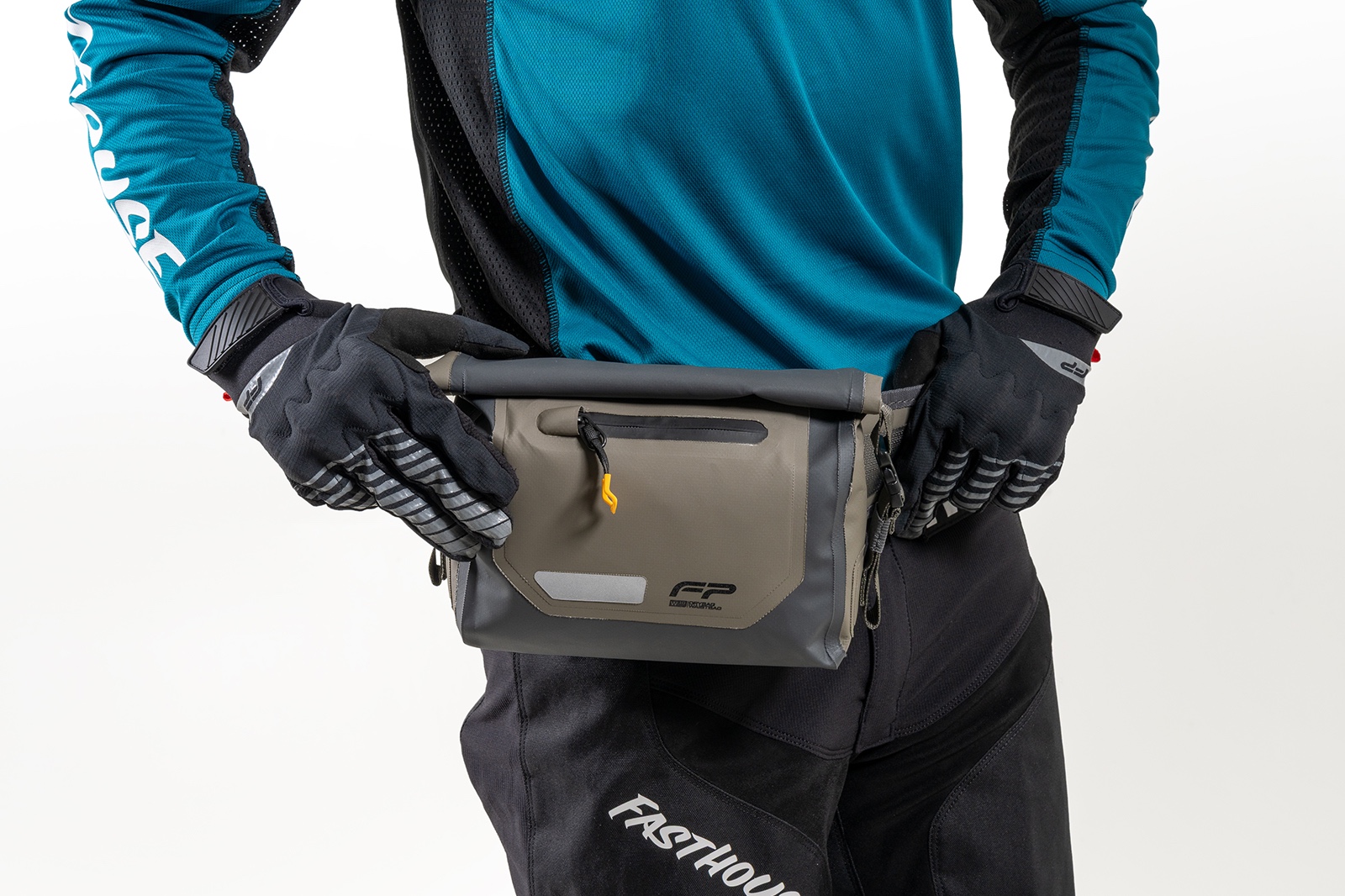 Cangurera Dry Bag arena resistente al agua