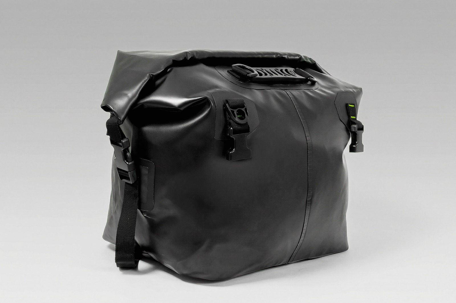 Drybag FP S30 negro con tapa enrollable y sistema MOLLE