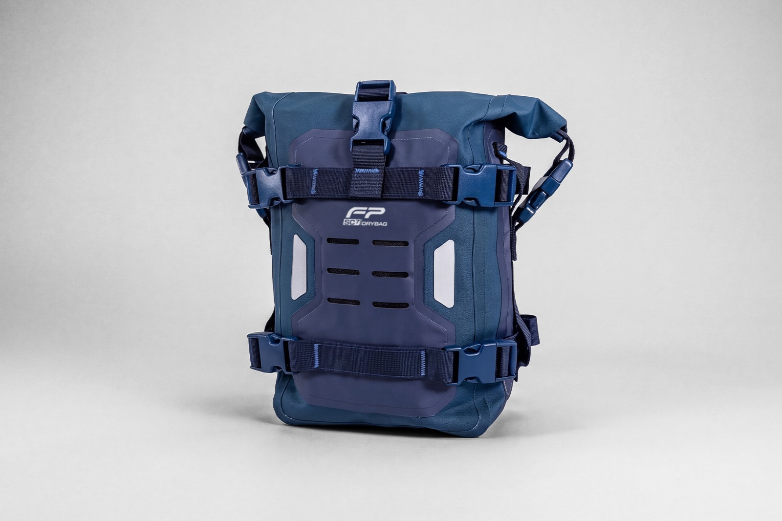 Drybag FP SC7 Azul montado en defensas de motocicleta