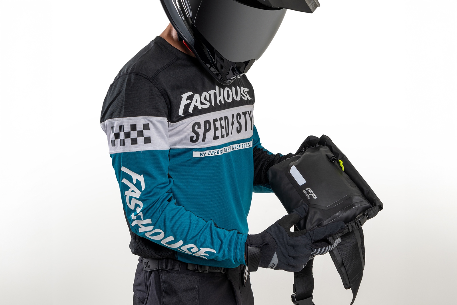 Riñonera FP 10 litros color negro para motociclistas