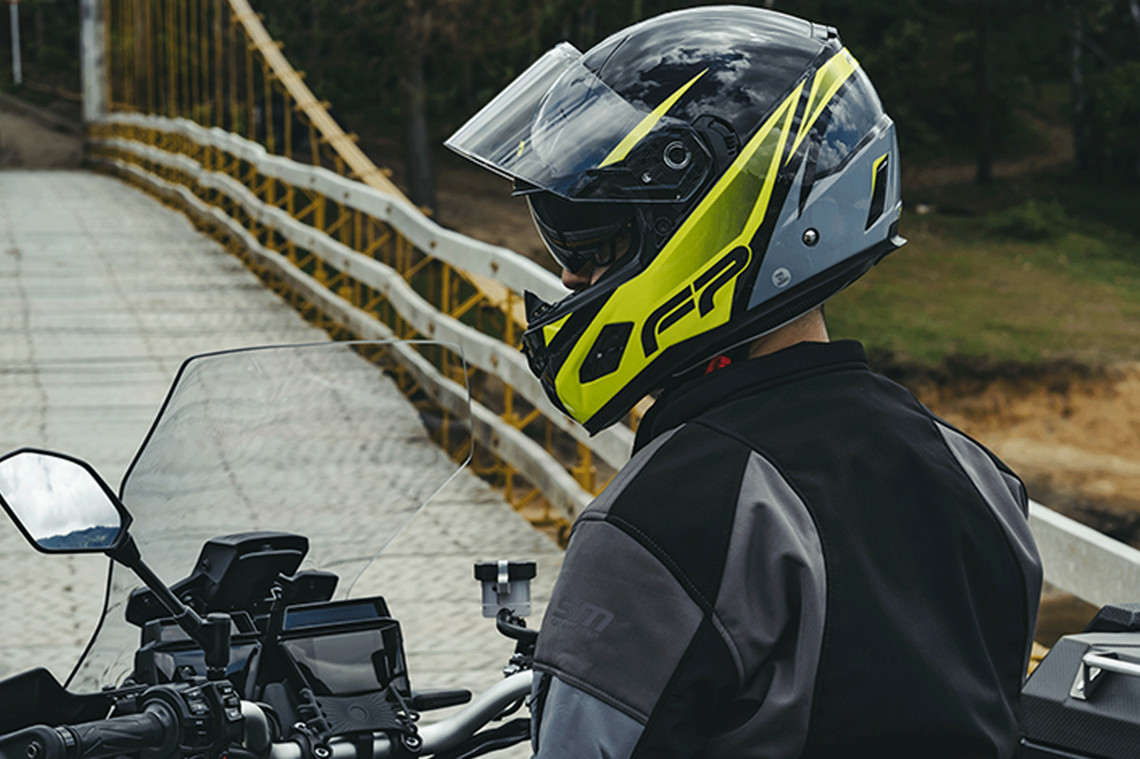 Casco Negro Neon Exterior 