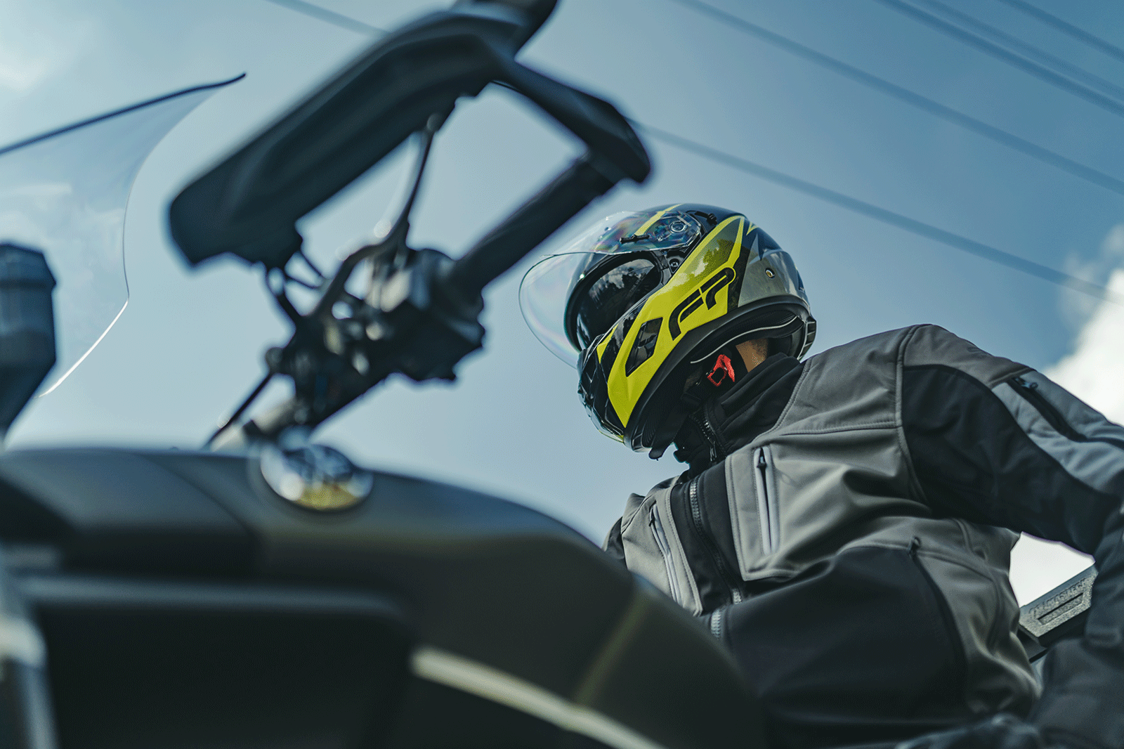 Casco FP en Moto Yamaha