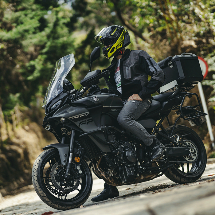 Moto Tracer 9 Casco FP