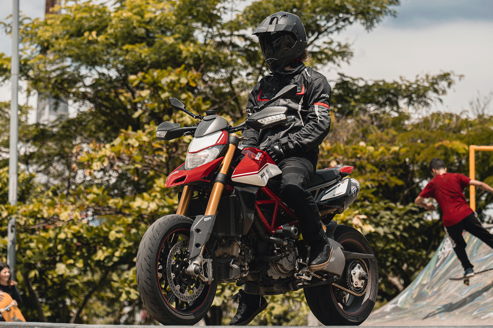 chaquetas para moto
proteccion para moto
ropa para moto
ropa moto
chaqueta proteccion moto
impermeable para moto
chaqueta moto
chaqueta moto hombre
chaqueta moto mujer
rodilleras para moto
chaqueta para moto
pantalon moto hombre
ropa de moto