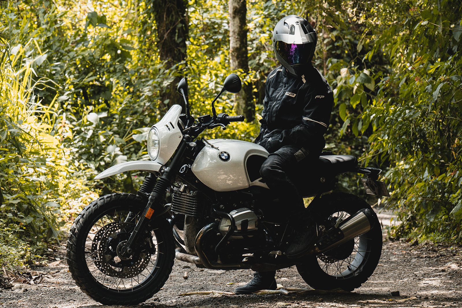 CHAQUETA TURISMO EXPLORE VERANO NEGRO
chaquetas para moto
proteccion para moto
ropa para moto
ropa moto
chaqueta proteccion moto
impermeable para moto
chaqueta moto
chaqueta moto hombre
chaqueta moto mujer
rodilleras para moto
chaqueta para mot