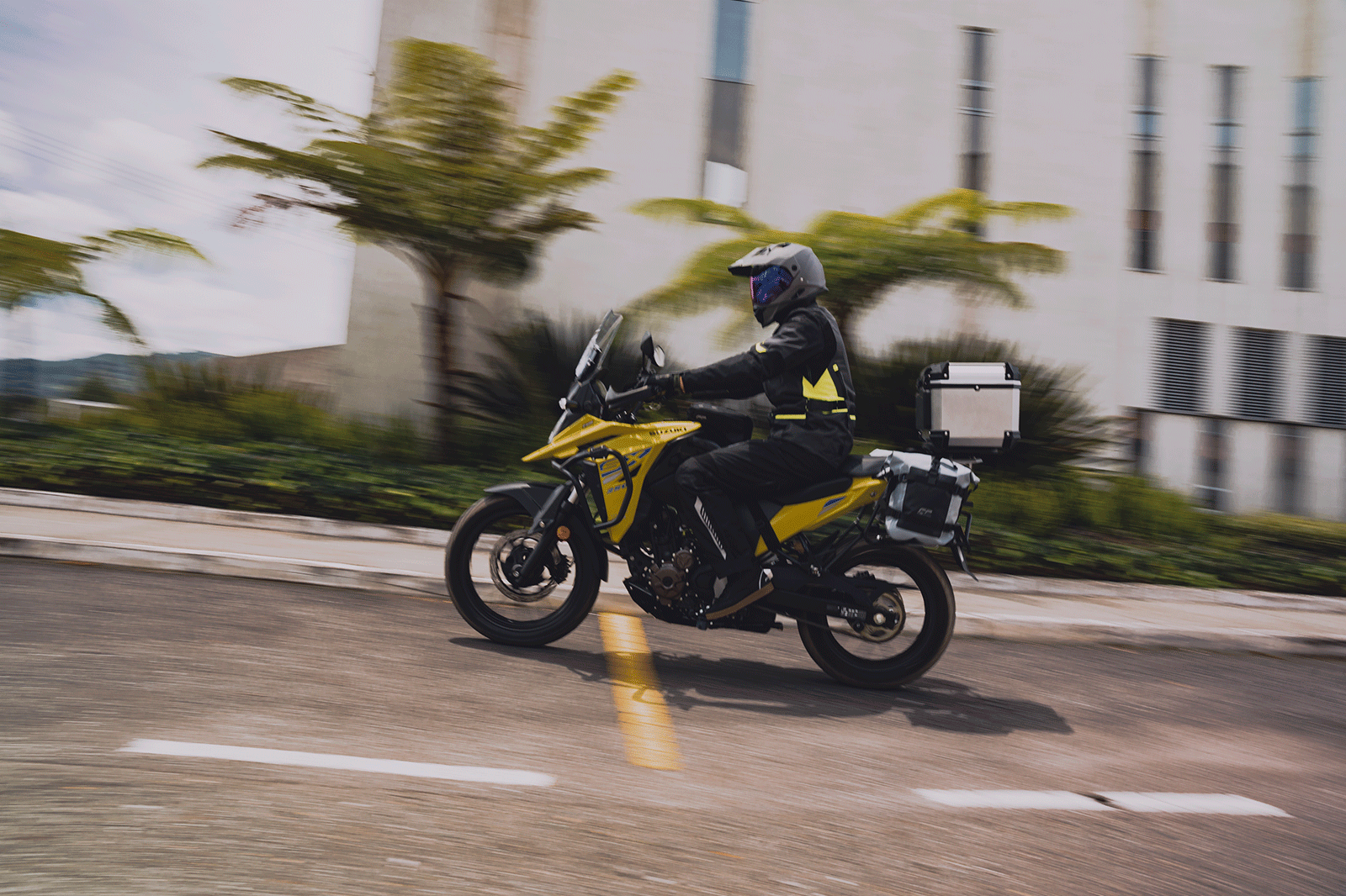 SOPORTE MALETAS LATERALES SUZUKI VSTROM 250 SX
Soporte de maletas laterales VSTROM 250 SX
Soporte de maletas laterales VSTROM 250 SX
Maletas compatibles VSTROM 250 SX
Vajes en moto VSTROM 250 SX