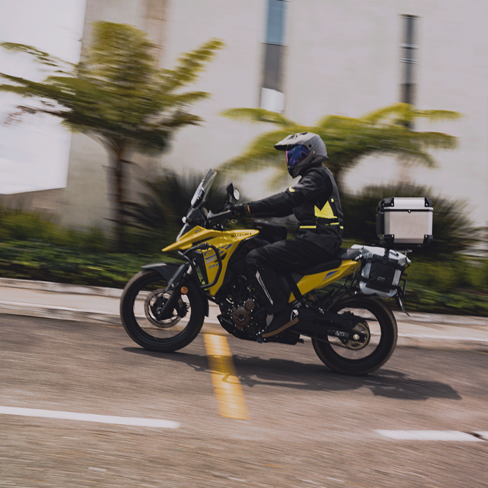 SOPORTE MALETAS LATERALES SUZUKI VSTROM 250 SX
Soporte de maletas laterales VSTROM 250 SX
Soporte de maletas laterales VSTROM 250 SX
Maletas compatibles VSTROM 250 SX
Vajes en moto VSTROM 250 SX