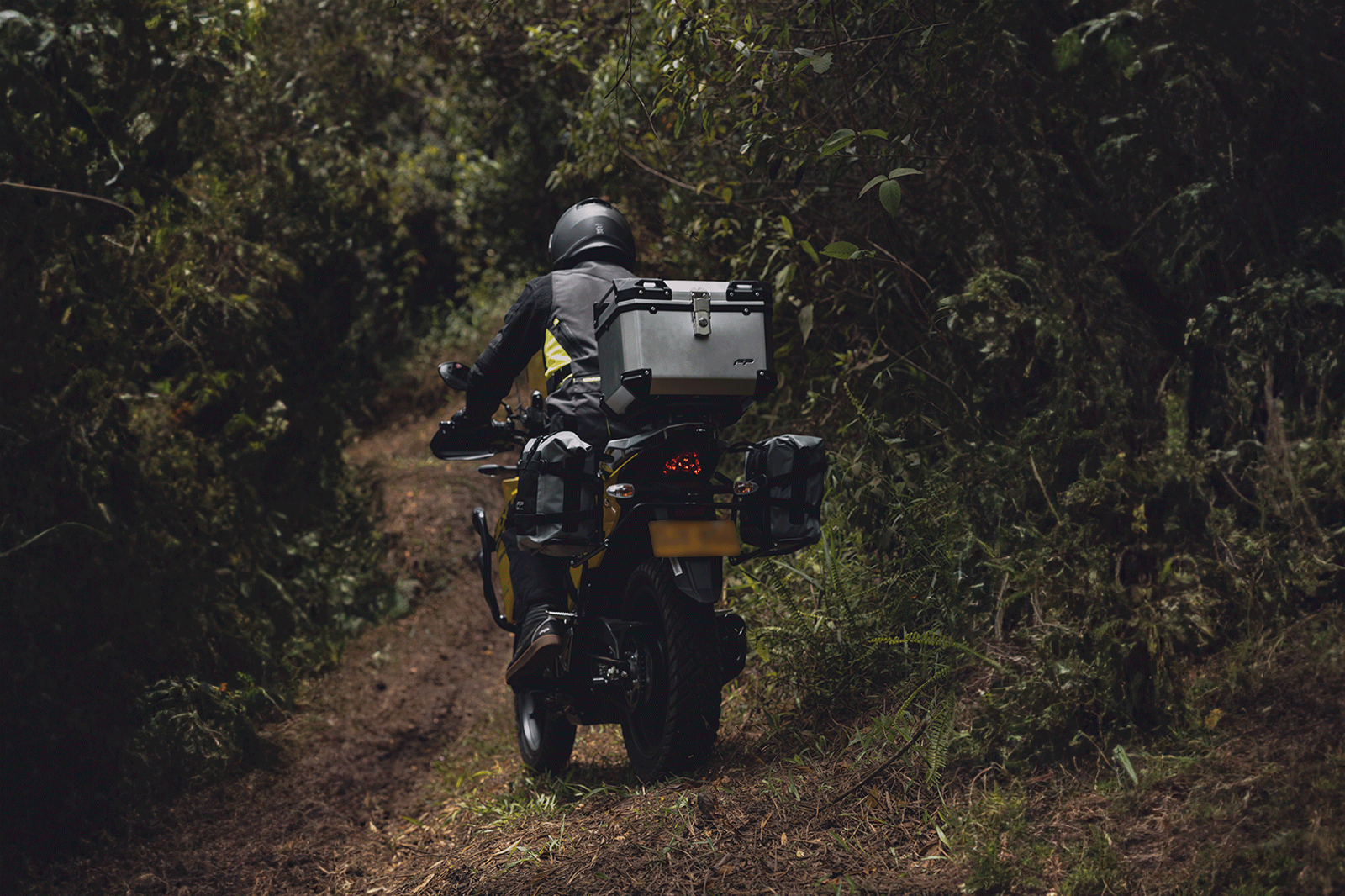 SOPORTE MALETAS LATERALES SUZUKI VSTROM 250 SX
Soporte de maletas laterales VSTROM 250 SX
Soporte de maletas laterales VSTROM 250 SX
Maletas compatibles VSTROM 250 SX
Vajes en moto VSTROM 250 SX