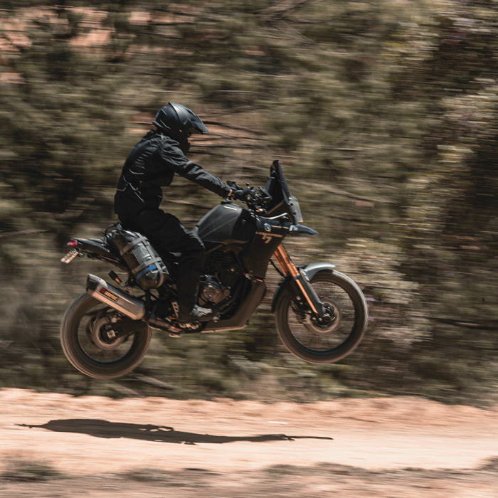 SISTEMA RACKLESS PARA DRYBAG  FP EXPEDITION, Soporte Maletas Laterales, Soporte Textil para Drybag, Organizador de Drybag, Anclaje de Drybag, Maletas Laterales, Cuelga Drybag, Soporte Textil, Drybag, Motocicleta, Correa, Universal, Resistente, Liviano