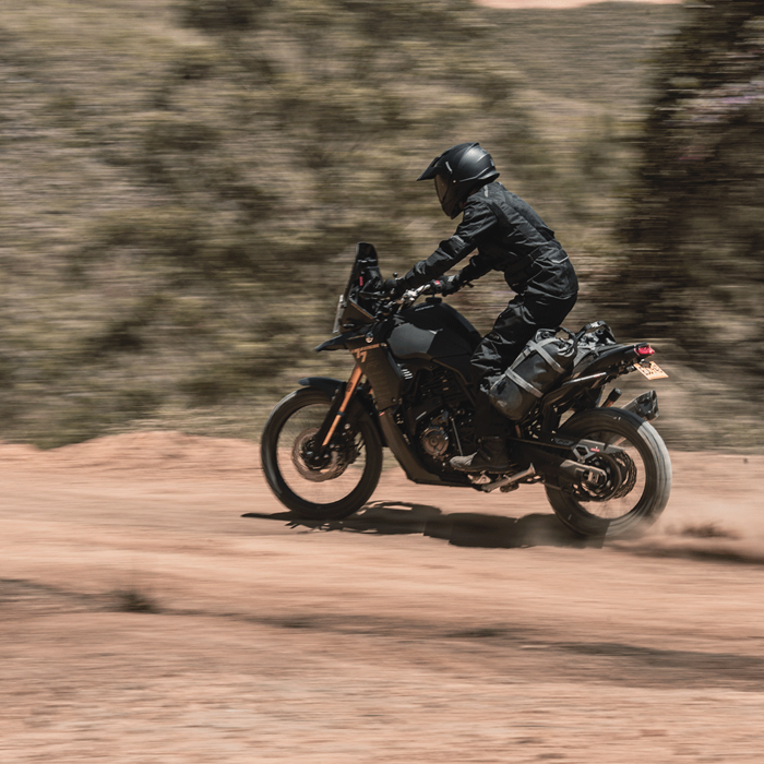 SISTEMA RACKLESS PARA DRYBAG  FP EXPEDITION, Soporte Maletas Laterales, Soporte Textil para Drybag, Organizador de Drybag, Anclaje de Drybag, Maletas Laterales, Cuelga Drybag, Soporte Textil, Drybag, Motocicleta, Correa, Universal, Resistente, Liviano