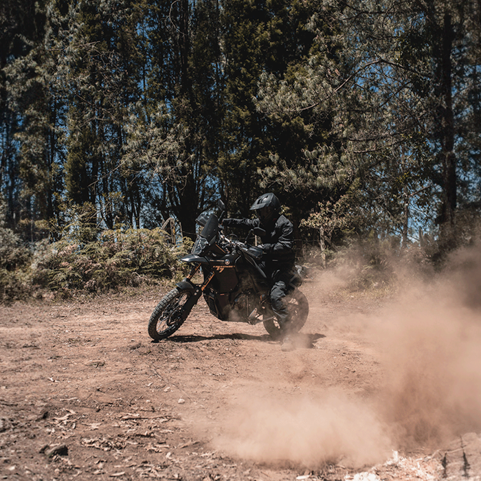 SISTEMA RACKLESS PARA DRYBAG  FP EXPEDITION, Soporte Maletas Laterales, Soporte Textil para Drybag, Organizador de Drybag, Anclaje de Drybag, Maletas Laterales, Cuelga Drybag, Soporte Textil, Drybag, Motocicleta, Correa, Universal, Resistente, Liviano