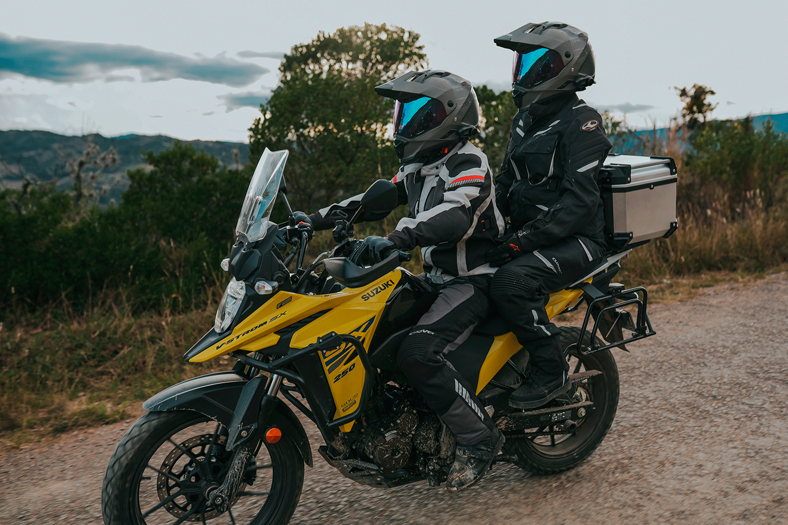 Protector Radiador Suzuki Gixxer 250, Defensa para Radiador Suzuki Gixxer 250, Radiador Suzuki Gixxer 250, Radiador Suzuki Gixxer 250 con Protector, Radiador Suzuki Gixxer 250 con Resguardo, Suzuki Gixxer 250, Protección para el Radiador Suzuki Gixxer 250