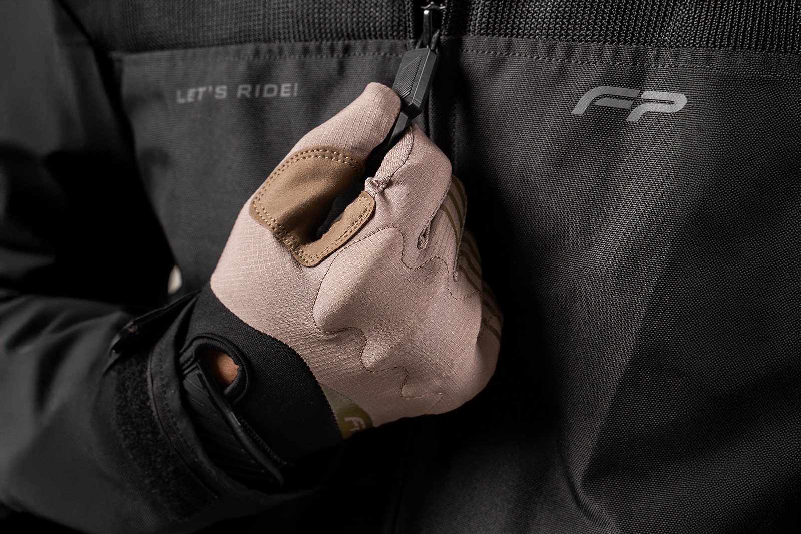 Guante para moto color cafe